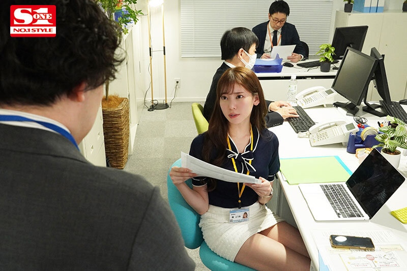 Em nhân viên văn phòng vú to và anh công nhân may mắn Fua Kaede